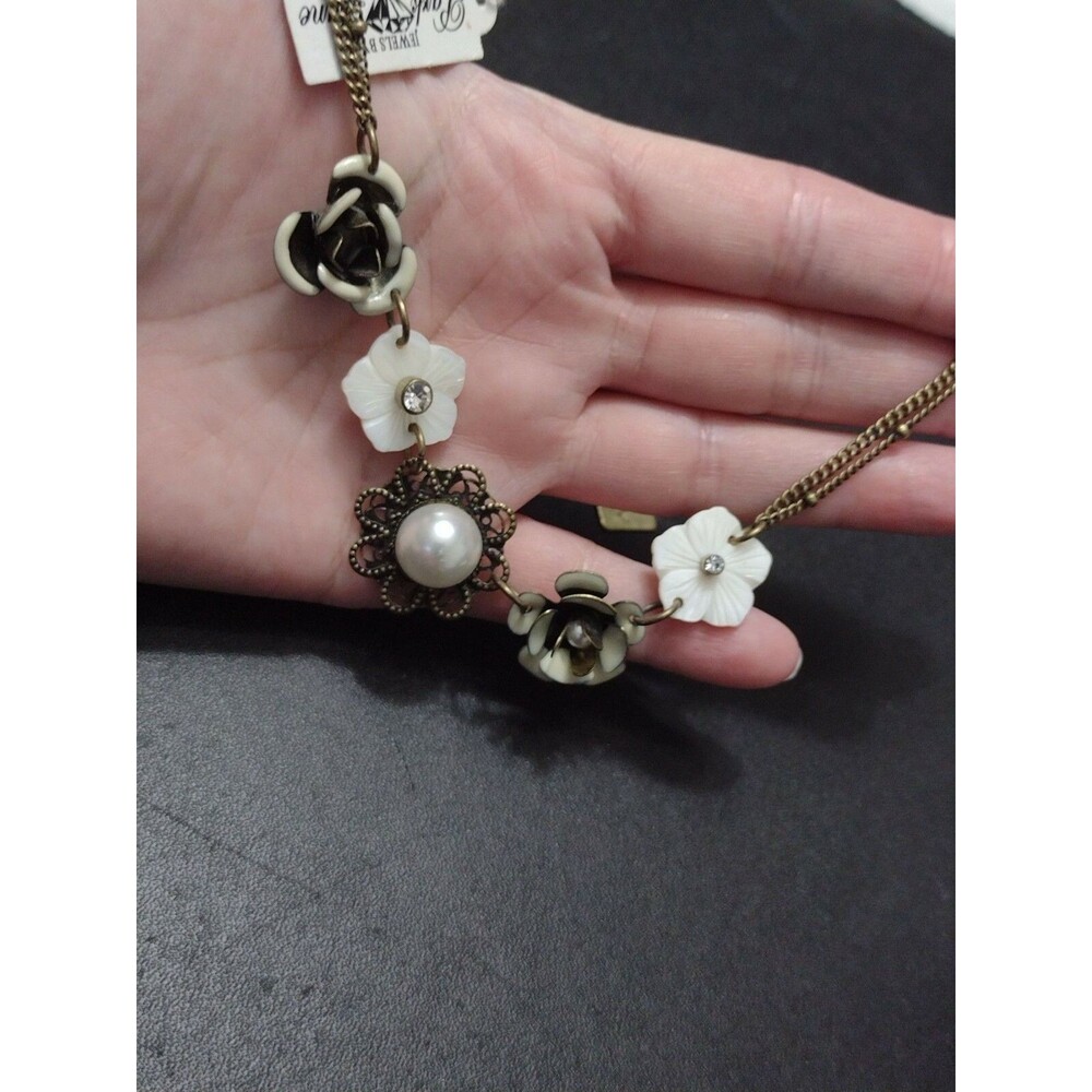 Park Lane White Flowers and Faux Pearl Necklace 14-17" Gold Tone